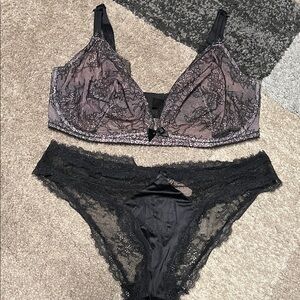 Victoria’s Secret bra (36DD) and panty (L) set, black lace EUC and NWT!